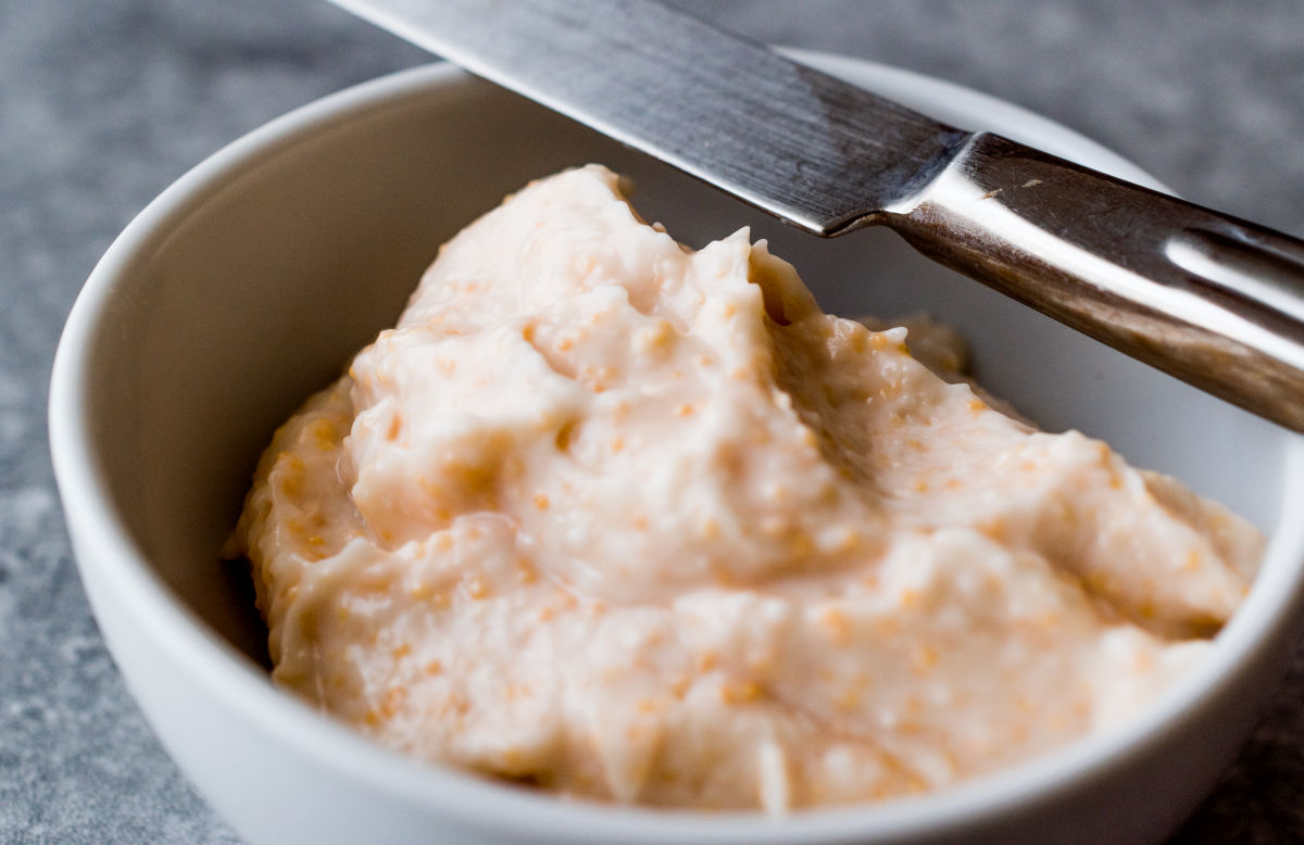 Cum repari salata de icre tăiată? Un ingredient pe care îl ai deja în bucătărie poate salva rapid rețeta!