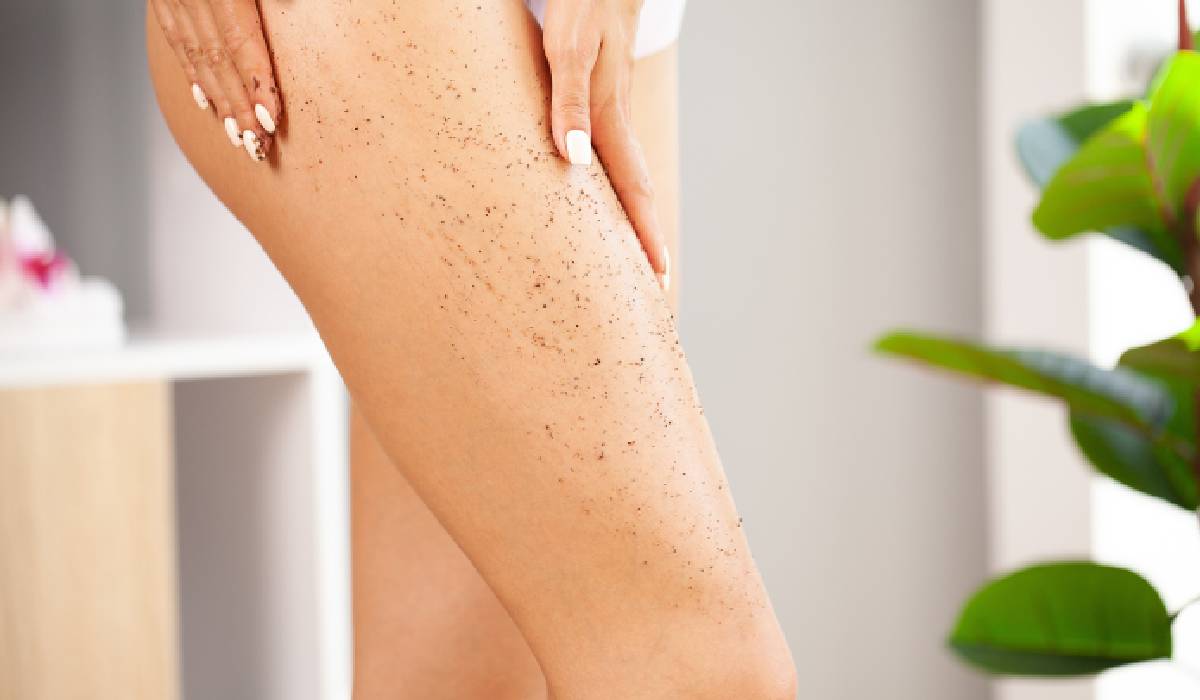 Scruburile făcute în casă și greșelile care pot irita pielea. Ce ingrediente trebuie evitate