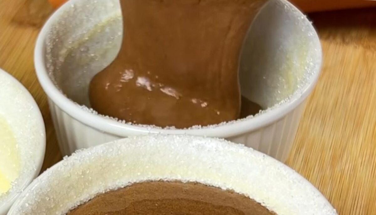 Prăjitura delicioasă gătită din doar 2 ingrediente. Este gata în doar 20 de minute