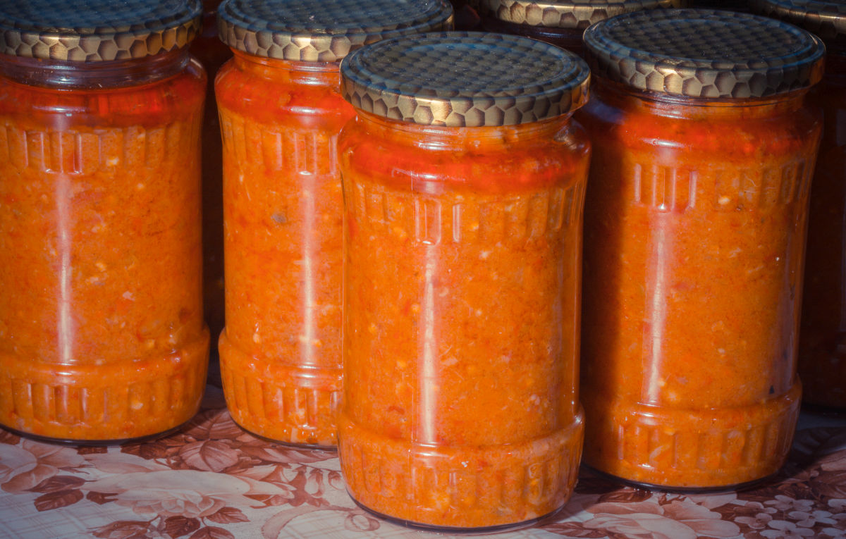 Zacuscă de vinete cu ardei copți, fără mult ulei! Rețeta veche care iese delicioasă, conform Ginei Bradea