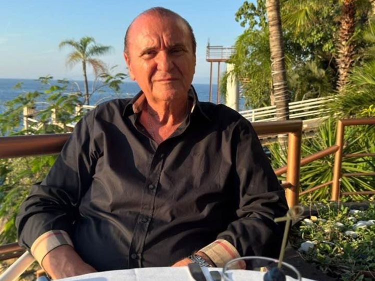 Gestul emoționant făcut de Nick Rădoi la capela unde a fost depusă Mădălina Apostol. Ce a adus pentru regretata sa iubită
