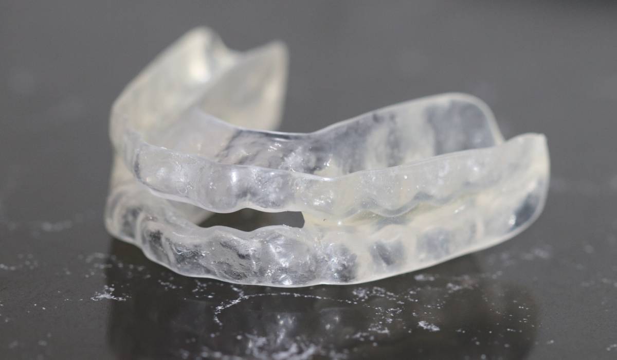 Ce trebuie să știi dacă urmează să porți un aparat dentar invizibil pentru adulți