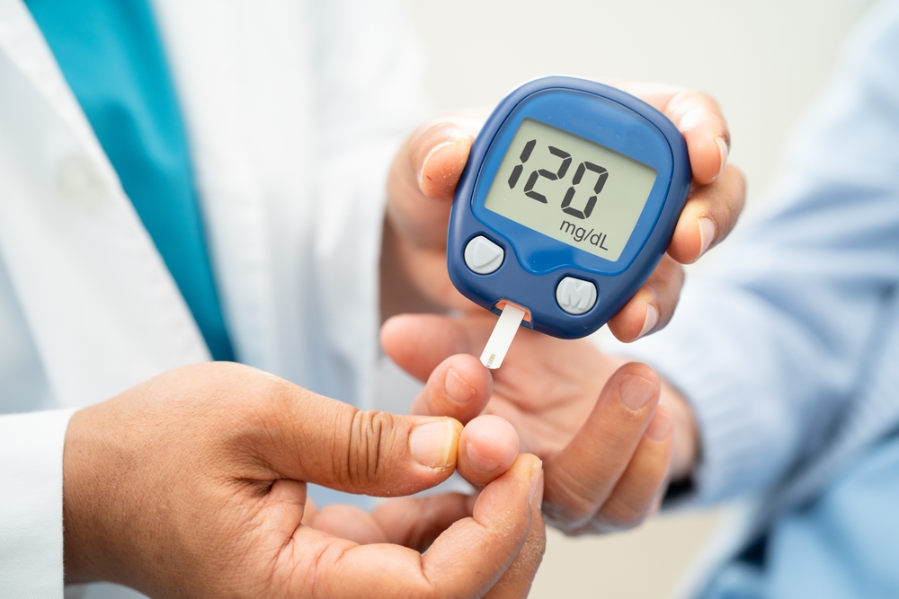 Diabeticii care iau această vitamină trebuie să fie atenți. Studiul care o leagă de o complicație ce poate deveni o urgență medicală