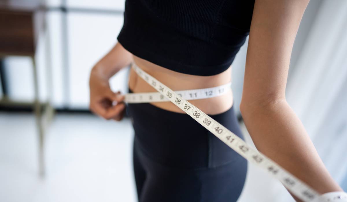 Dieta „șolduri și coapse”: alimente permise, alimente interzise și greșeli care îți sabotează progresul pentru o siluetă „trasă prin inel”