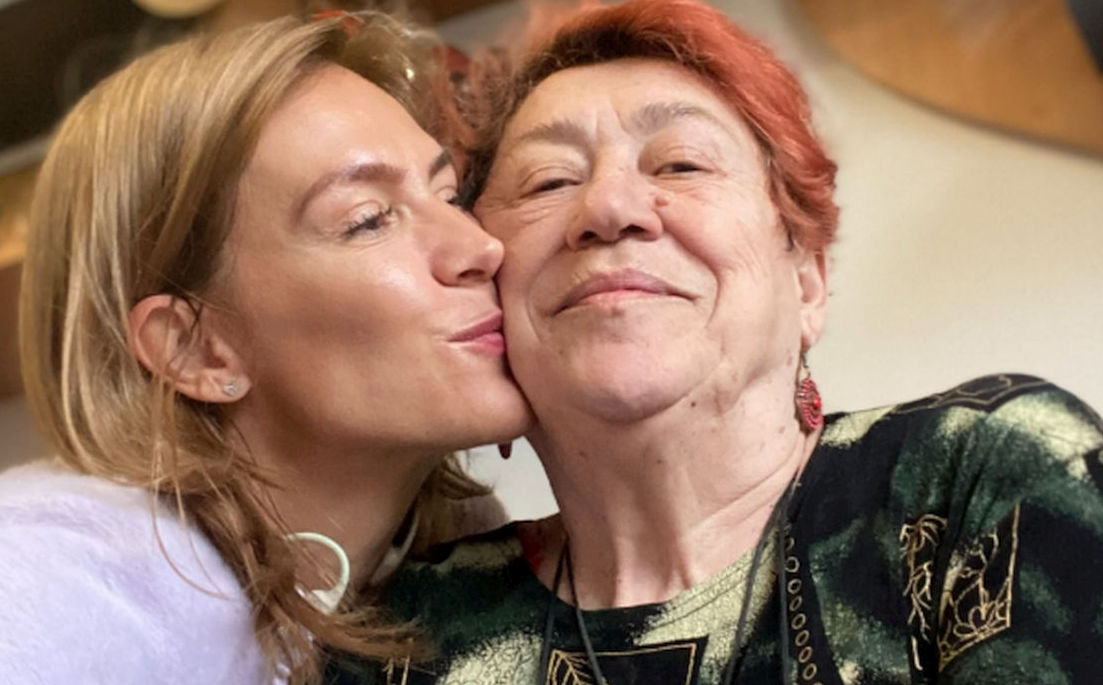 A murit mama Roxanei Ciuhulescu. Se lupta cu cancerul pulmonar de câteva luni: „O parte din sufletul meu a plecat”