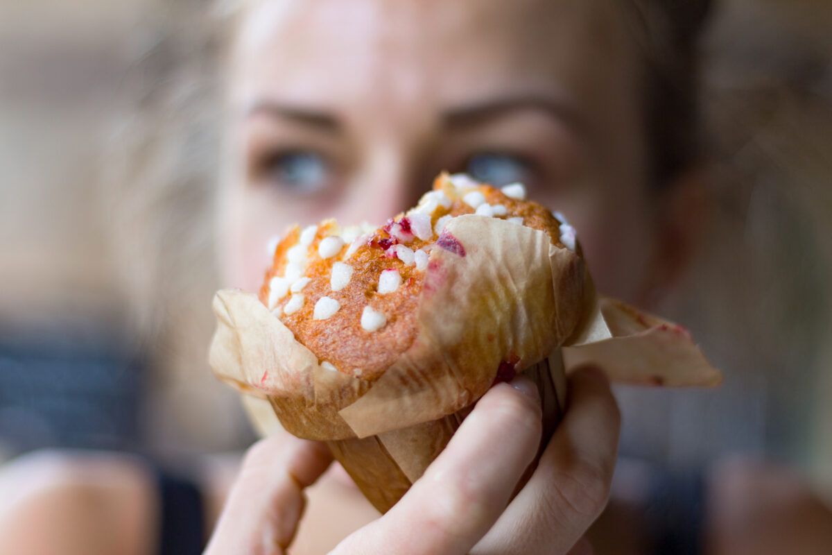 De ce apar pofte alimentare înainte de menstruație. Ce se întâmplă în organism?