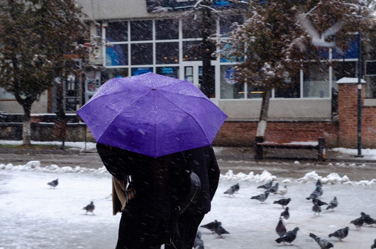 Un val de aer polar va lovi România! Temperaturile scad cu până la 15 grade. În anumite zone va ninge!