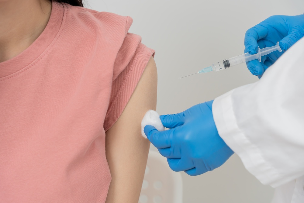 A început vaccinarea antigripală în România Cine primește vaccinul gratuit și cine plătește doar jumătate din preț