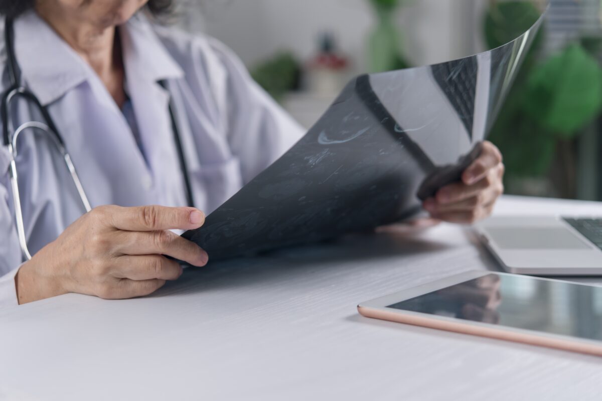 Pacienții cu șase categorii de boli ar putea beneficia de investigații medicale decontate integral. Ce schimbări propune noul proiect de lege